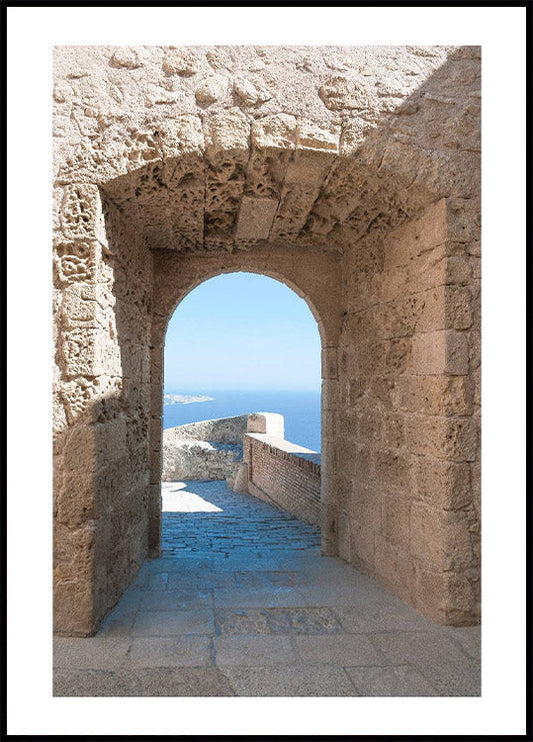 Medieval Castle Sea View Plakat - Posterbox.no